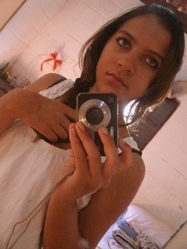 Quem se descreve...Se limita!!! Só conhecendo pra saber :p....Segue lá meu  Best @_LuuiizH01