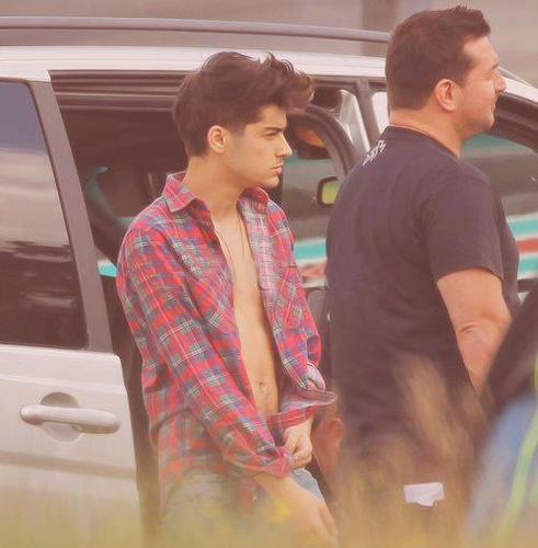 Sara_Lyne1's profile picture. Si je te follow me follow pas, follow back @Saralyne_1D