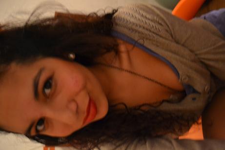 Vive, ama, deja ir
(God is the Best (= )