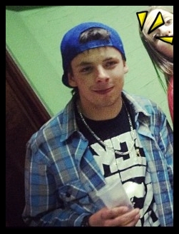 Não te prometo nem α terrα, nem o
céu, nem o mαr; Mαs prα sempre
vou te αmααr
(y)³