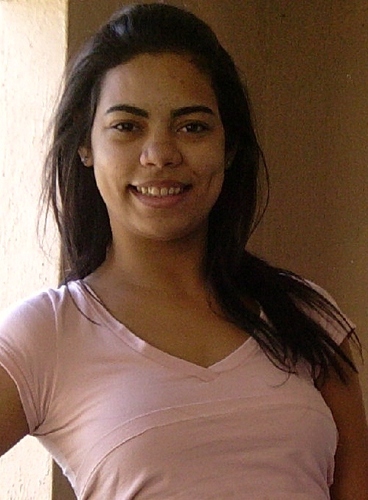 ' Ariana , A.B.C dista , ama dança , muito ciumenta,  & tenho muuita fé em DEUS !