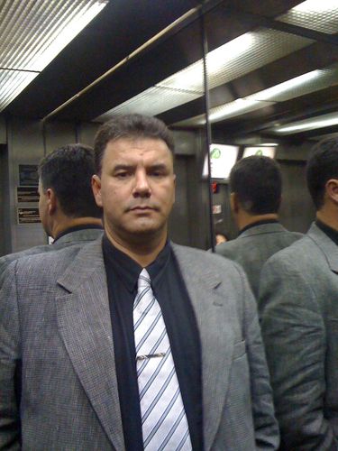 PAI , católico , Empresário , de direita , temente a DEUS e querendo um Brasil de Bem !!
