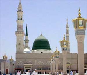 أحب الصالحين ولست منهم *** وأرجو أن أنال بهم شفاعة وأكره من تجارته المعاصي *** وإن كنا سواء في البضاعة 🌸 اللهم رضاك والجنة 🌸🌹
