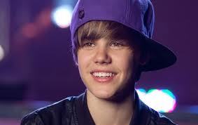non posso scrivere l'amore per il mio idolo in 160 caratteri.
Belieber is a promise:)