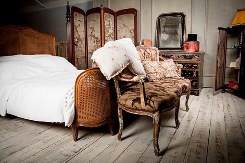 RoomSevenInteri's profile picture. Interior design, with a variety of commissions in residential interiors & leading retail stores. vintage & retro furniture & specialist artist finishes