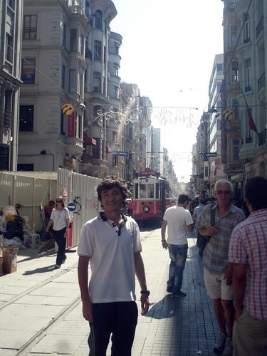 omerfrkyigit's profile picture. Hacettepe University //  Economics Students  //   her an her yerde karşılaşabileceğin ender insan...