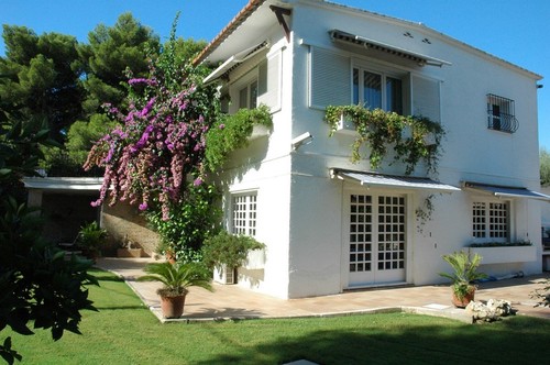 Sitges International specialises in the luxury and executive property sales and long term rental market, in and around Sitges, Spain.