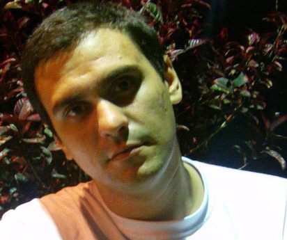 Sou apaixonado pela vida e por minha familia,Gosto de palavras de insentivo. Cada DIA é uma oportunidade. Cristão, Marido e tecnico de informática..