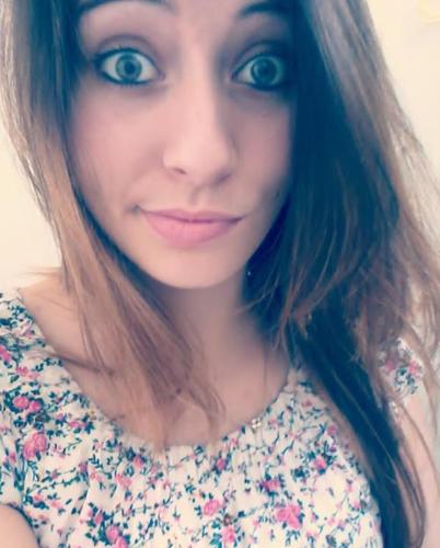 - Manhosamente preguiçosa, original Estonteante, provocante, sensual Tropicalista, atordoante, deslumbrante Obra de um grande artista ♫ ''