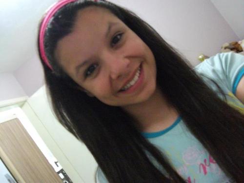 Vou caçar mais de um milhão de vagalumes por aí,
E pra te ver sorrir eu posso colorir o céu de outra cor,
Eu só quero amar você ♫   @Milicoo_