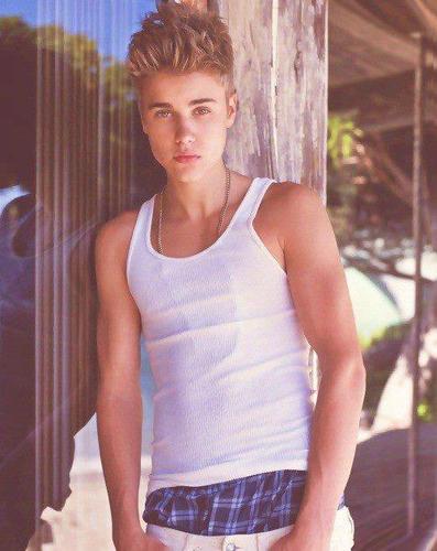 mayandrieu's profile picture. movies, animals ,music
i love Michael and paris Jackson, Justin Bieber , Beyonce ,Chris Brown , Rihanna ,Lady gaga , Madonna , One direction, usher =) &)