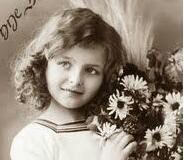 maricarmencarav's profile picture. La gente buena, si se piensa un poco en ello, ha sido siempre gente alegre.