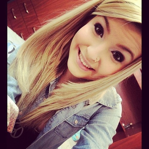 Sou um garotinha de 16 anos, que gosta de Festas, e nada mais ;D
follow-me seus lindo :*