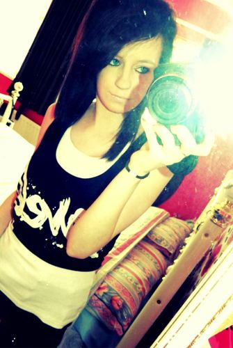 Y0ungAndFree's profile picture. I am irish♥

Smile because you are beautiful...
Saraid
16



and i like turtles