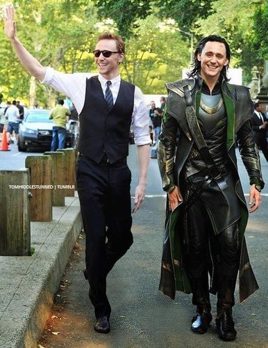 Amantes de la belleza y la perfección encarnada que es Sir @twhiddleston ... FanFics, Fotos, Porn-Tom y más ja!