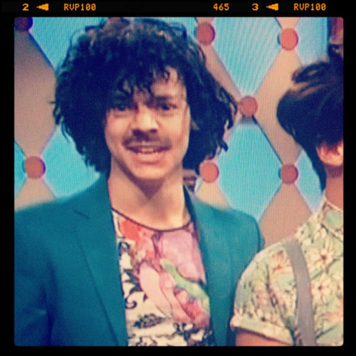 Hello :D I'm 1/5 Of Juan Direction..And if you follow, thank you.. I Love You .xx