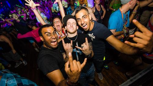 We make music and mixes of bass-tacular proportions...so follow us  :)  #electro #dubstep #drumnbass #edm #moombah #trap