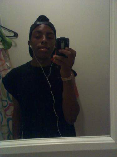 I love to play basketball and ima nice guy and i hate talking to females who think they to much but im cute and funny!!