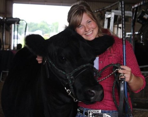Hi, I'm a 20-something year old farm girl riding the roller coaster of life! You can follow along with all of my adventures at http://t.co/giUqvbCXY3.