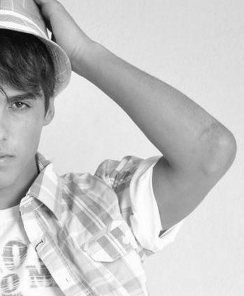 Brasileiro, 1993, Modelo da AGENCIA TEAM, estudante, libriano e Flamenguista \o/.  http://t.co/XO9RYlPtF4