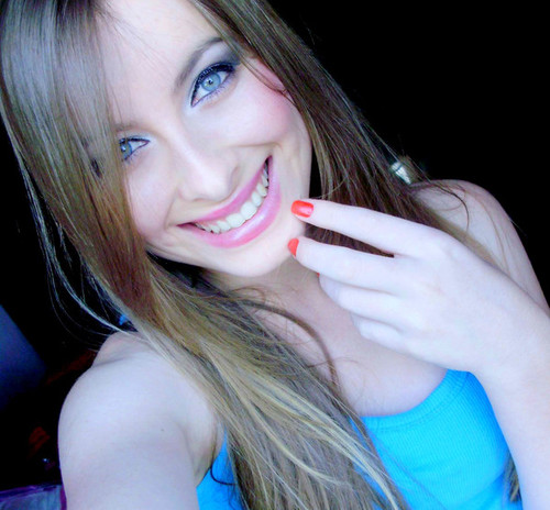 Follow, follow, follow! Vamos lá, é só clicar nesse butãozinho e já está me seguindo! Follow, follow, follow!
