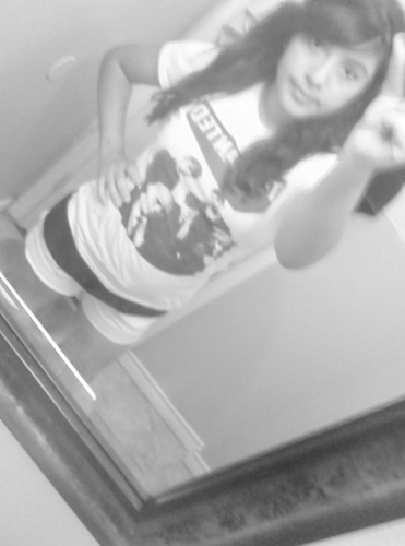 I am part of the FANMILY.Am very loud&outgoing.But sometimes i can be shy&awkward. i LOVE to dance :)