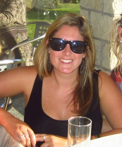 A PR with a love of champagne and travel. Kiwi living in London