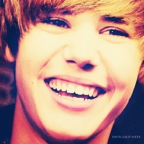 _itswagkidrauhl's profile picture. Correré en círculos con mucho swag, si me interrumpes te llevarás suprazos, la policía preguntará las causas de la muerte y yo responderé 'idk, i'm Belieber.'