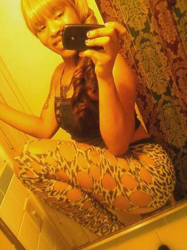 New to the twitter life....so show yo girl some love and follow me n i show love bak