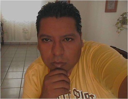 Psicologo, me agrada la música, las peliculas, leer, la pintura, la escultura y en general las artes plasticas...