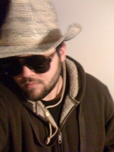 I'm a down to earth person who's into digital design, photography and affiliate marketing.