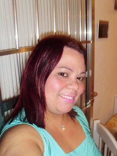 amo fazer amizade adoro ajudar as pessoas, minha familía é a razão da minha vida,sou fã do cantor belo e faço parte do fc pra ser amor familia pink