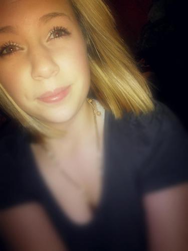 Juel_ML's profile picture. I love to sing& I love sports(:
One Direction are my guys3