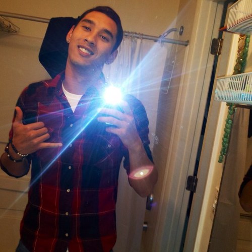 thatnigga_tadeo's profile picture. #twentytwo
Live Life & Dream