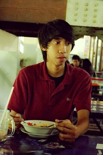 FadhillahFariz's profile picture. berharap kesuksesan karir saya di masa depan tidak jauh berbeda dengan @barackobama dan @louisvuitton karena tanggal lahir kami sama. #GGMU