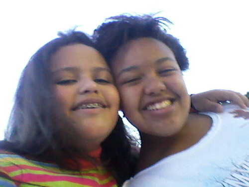 ñ adianta ser rico materialmente se ñ é rico de felicidade ñ adianta ser famoso e ñ ser feliz por isso me contento com e como sou por que sou feliz
