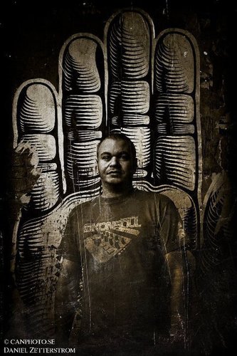 Owner of Summer Rain Recordings. The ramblings of my musical life....I eat, shit, breathe music. I love cheesecake, monome is my fav kit at the mo.