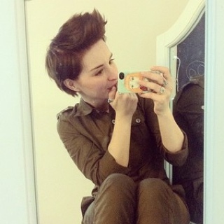 siokapi's profile picture. see me as if I've had already deleted cause I'm only waiting for @asfghfake.