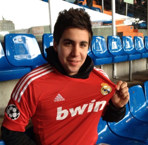 raulrr12's profile picture. 