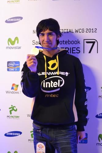 Chilean Starcraft 2 Pro~gamer