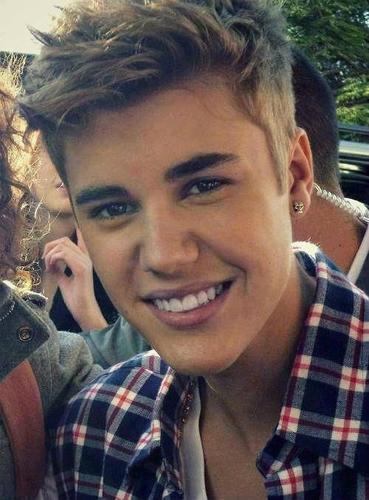 TrusttinBieberr's profile picture. heeyy all :) i.m a BELIEBER . and i.m proud of it :*