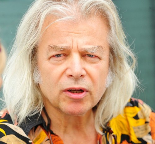 A Voice Mesterének hivatalos profilja 
https://t.co/uEIJRLUXk3