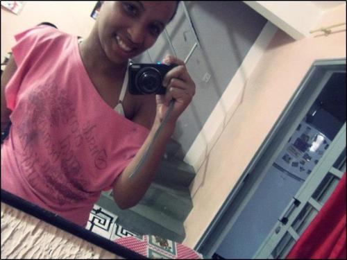 Maay Thomaz , apaixonada pelo meu Deus
o resto e delhate...
