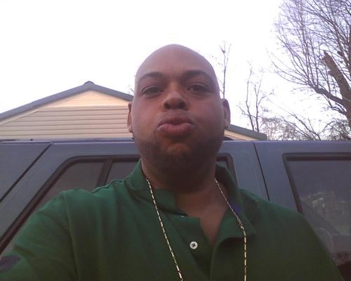 BUD1710's profile picture. AVERAGE BROTHER WITH WIFE AND KIDS TRYNA MAKE IT