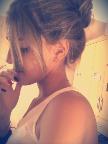 sou uma pessoa chata, irritante, enjuada, idiota..