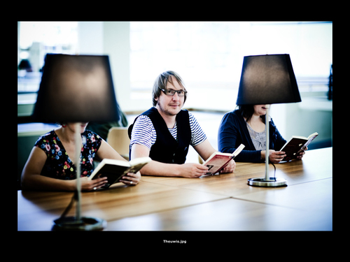 booklover, soccer fan, sigur ros, library dating, Leuven Jazz, yves klein, Iceland, Berlin, ...