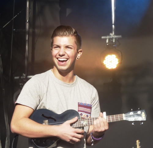 DirectionRogues's profile picture. One Direction, Tom Daley, Loveable Rogues & Justin Bieber. #VoteOneDirection