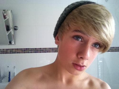 sub me on facebook/follow me on twitter