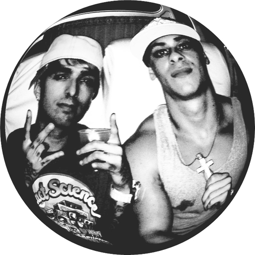Dedicado ao @diegothug e @LeoSchulzWOW :D
Só pros verdadeiros ... haha 
Since:07/02/11