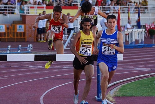 Atleta extremeño del C.A. Almendralejo, medio fondista y obstaculista.Bronce en campeonato de España 2000 m obstáculos Aranjuez. Proyecto de Ingeniero eléctrico